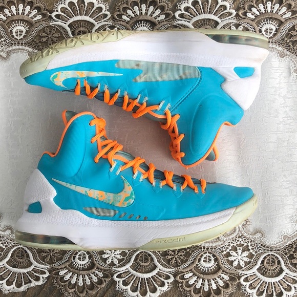 turquoise nike basketball shoes